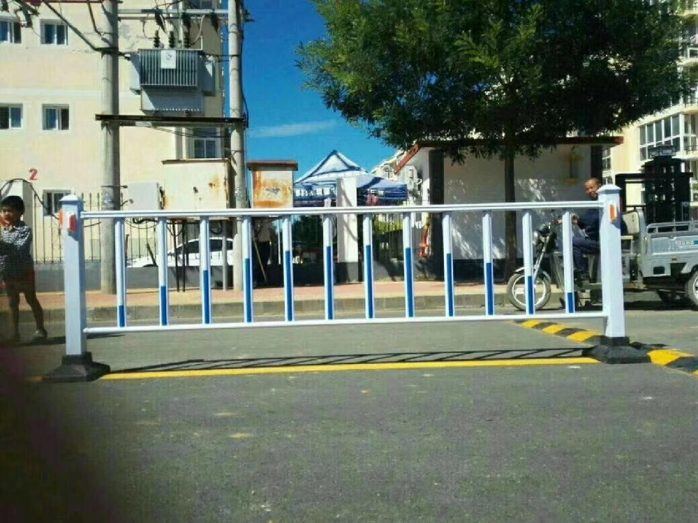昆明市政道路护栏